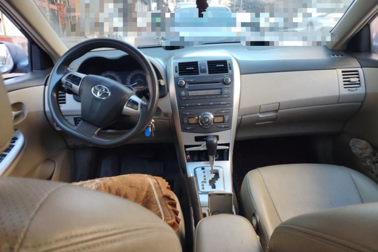 Used Toyota Corolla 2011 1.6L Automatic GL Sunroof Version Center Console