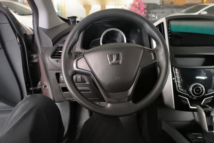 Used Luxgen U6 SUV 2016 1.8T Style Value Model Steering Wheel