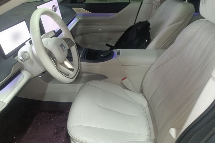 Used Buick L7 2025 Model Aivia
