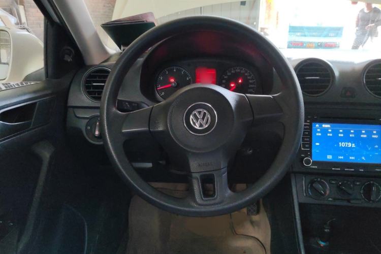 Used Volkswagen Jetta 2013 1.6L Manual Fashion Edition
