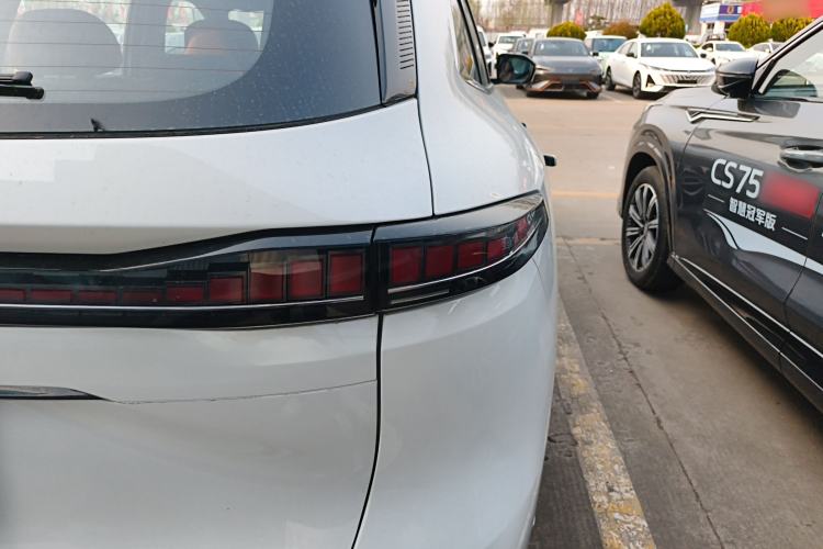 Used CHANGAN CS75 PLUS 2025 4th Generation UItra 2.0T New Blue Whale Smart Intelligent Powertrain Version
