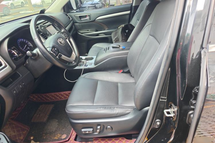 Used Toyota Highlander 2018 2.0T Four-Wheel Drive Luxury Edition 7 Seats China V Emission Standard
