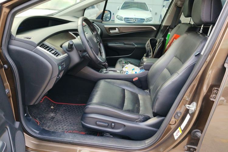 Used Honda Jade 2014 1.8L CVT Luxury Edition 5 seats Left Front Seat