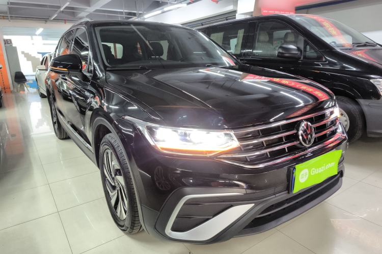 Used Volkswagen Tiguan L 2023 Revised Version 330TSI Automatic Two-Wheel Drive Smart Enjoyment Edition
