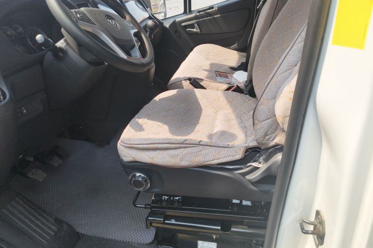 Used Foton Toano 2024 Tuyano Pro Van 2.0T Manual Rear-Drive Long Wheelbase Mid-Roof Design Single Rear Tire 3-Seater