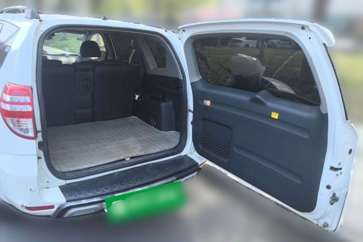 Used Toyota RAV4 2013 Special Edition 2.4L Automatic 4x4 Prestige Trunk