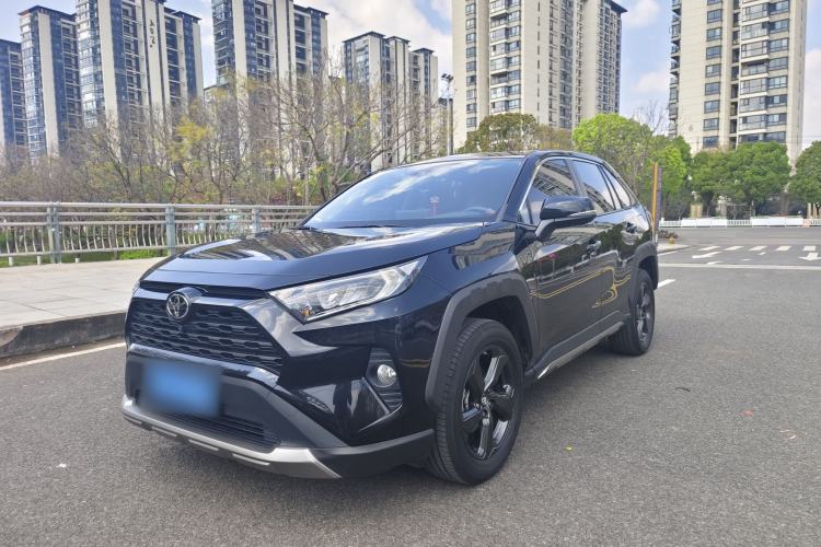 Used Toyota RAV4 2022 2.0L CVT 4x4 Fashion Edition