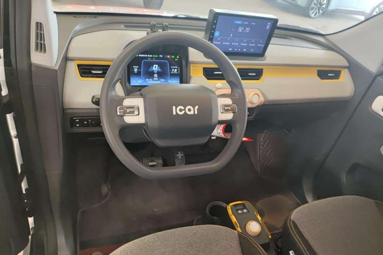 Used Chery New Energy QQ Ice Cream 2022 170km Sundae Phosphate Lithium-Ion Interior 2