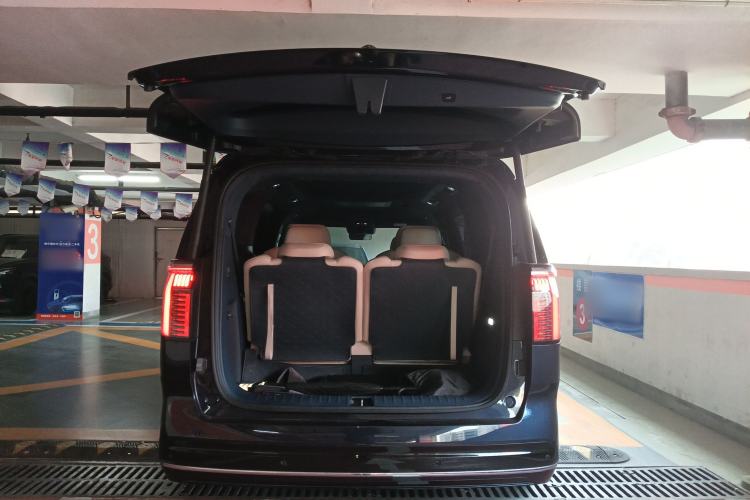 Used Zeekr 009 2022 WE Edition
