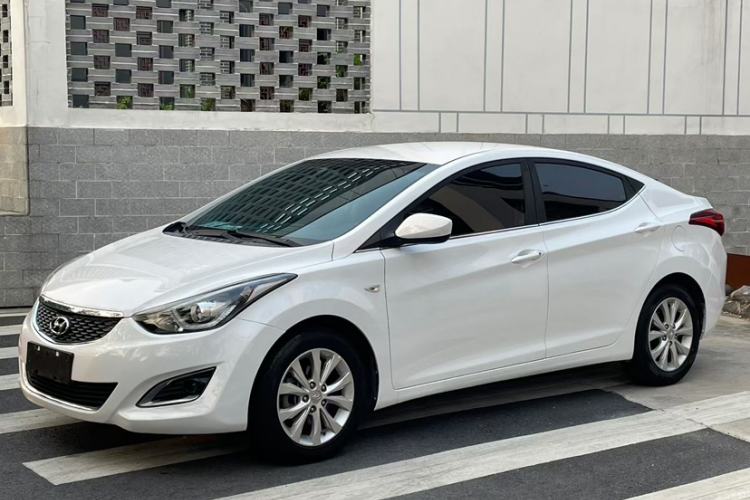 Used Hyundai Elantra (5th Generation / Langdong) 2016 1.6L Automatic Smart Version
