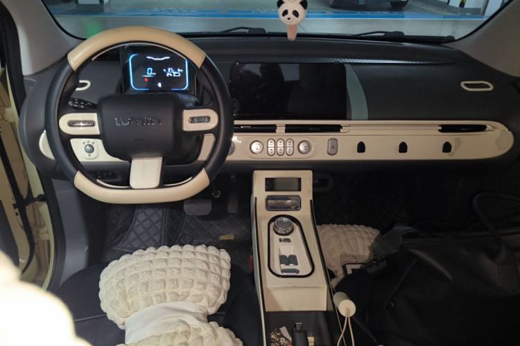 Used CHANGAN NEVO Lumin 2022 155 km – Refreshingly Sweet Edition Center Console