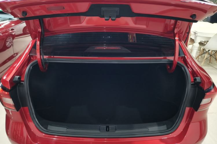 Used Roewe i5 2020 1.5L Automatic 4G Connected Linghao Edition