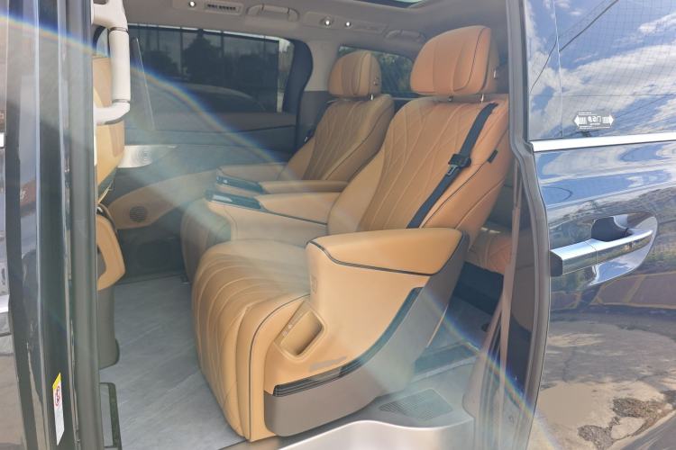 Used Denza D9 2022 DM-i 970 Four-Wheel Drive Prestige Model
