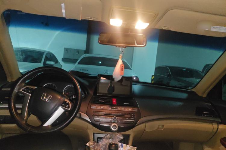 Used Honda Accord 2012 2.0L SE Center Console