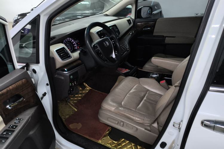 Used Honda Odyssey 2015 Revised 2.4L Luxury Edition Left Front Seat