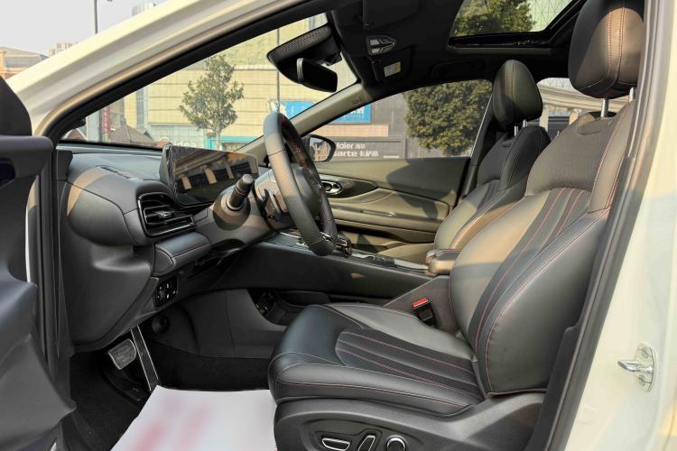 Used GAC Trumpchi EMPOW 2023 270T DCT J16 Version
