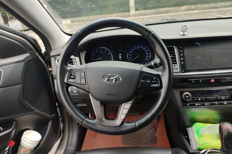 Used Hyundai Mistra 2014 1.8L Automatic Deluxe DLX Model Steering Wheel