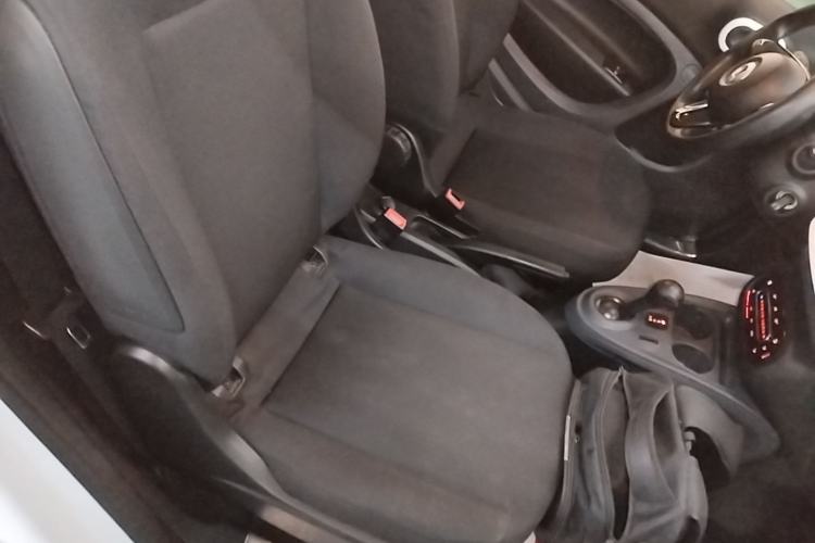 Used smart fortwo 2015 1.0L 52 kW hardtop Dynamic version
