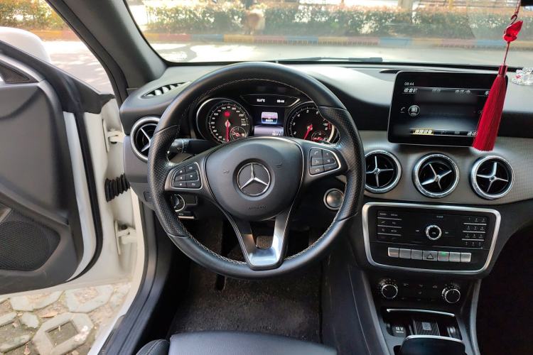 Used Mercedes-Benz CLA 2018 CLA 200 Style Edition Steering Wheel