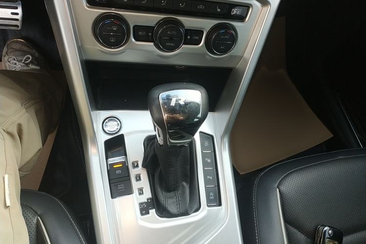 Used Volkswagen Tiguan L 2017 330TSI Automatic Two-Wheel Drive Flagship Edition