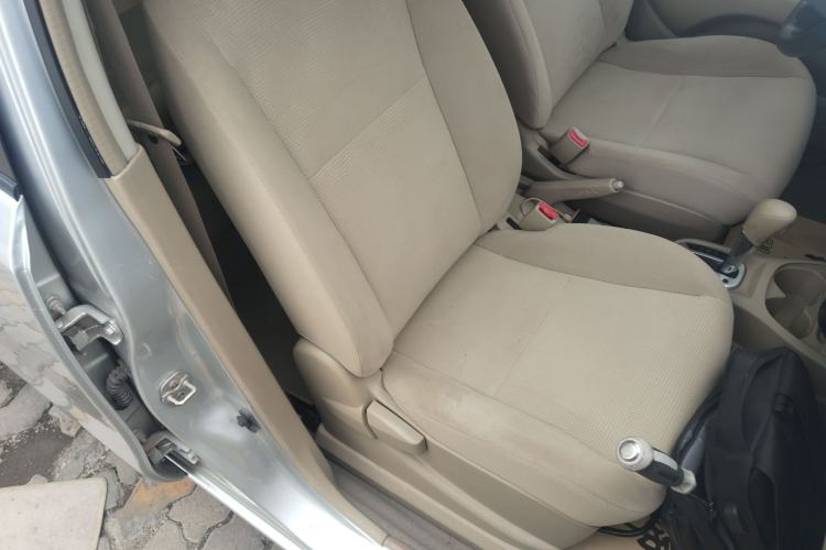 Used Nissan Livina 2015 1.6XE CVT Comfort Edition Right Front Seat