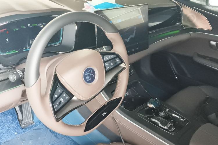 Used BYD Han 2020 EV Long-Range Deluxe Model Center Console