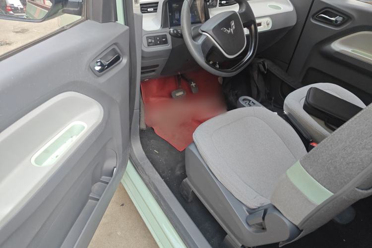 Used Wuling Hongguang MINIEV 2021 Macaron Fashion Model Lithium Iron Phosphate Driver Seat