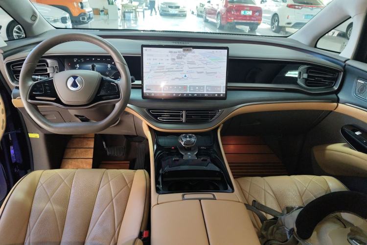 Used Denza D9 2022 DM-i 970 Four-Wheel Drive Flagship Model
