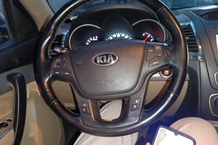 Used Kia Sorento 2013 2.4L 5-seat Gasoline Luxury Edition Steering Wheel