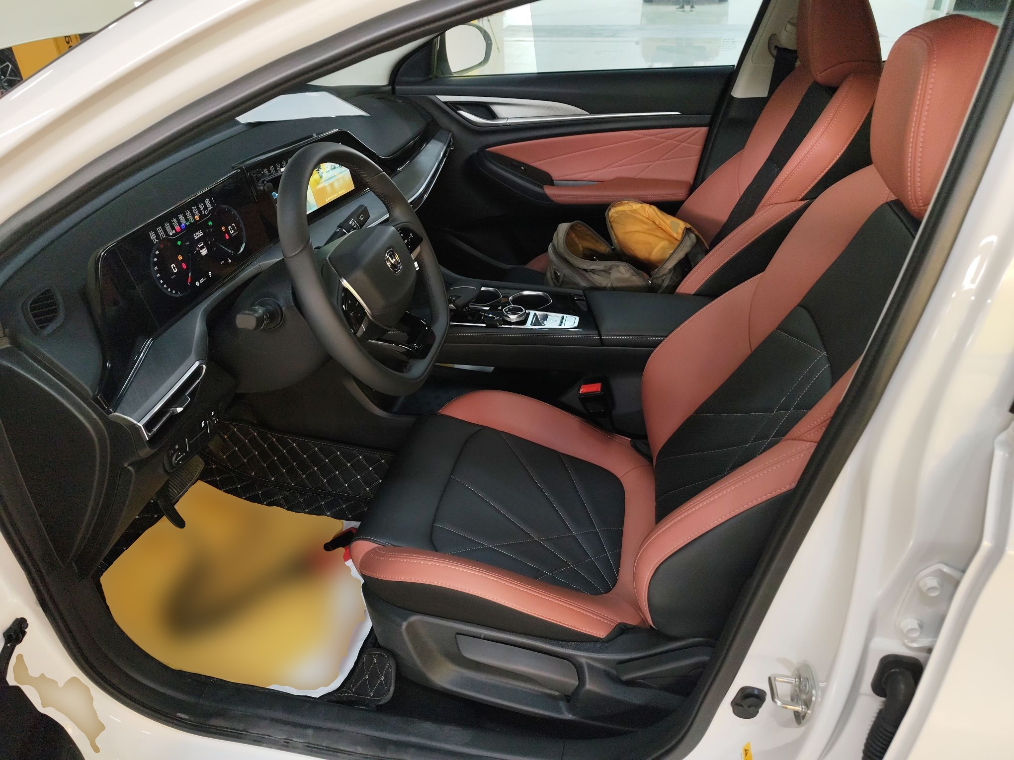 Переднее сиденье в автомобиле