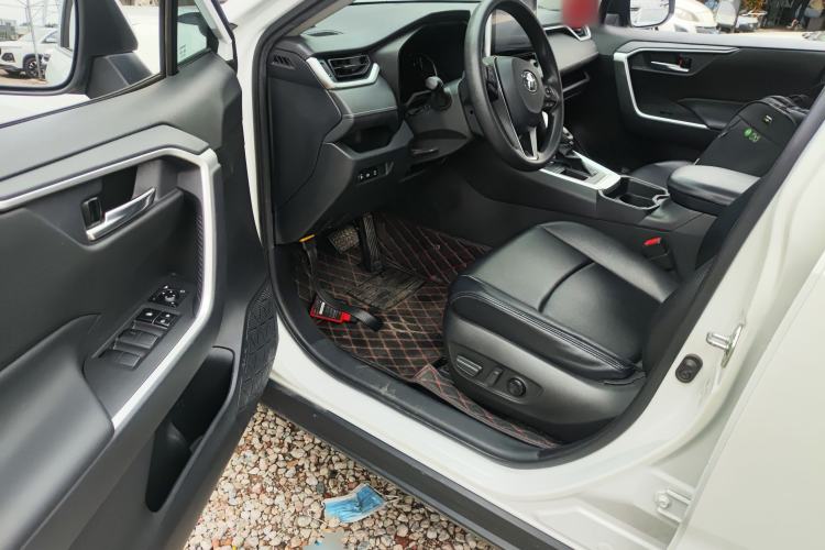 Used Toyota RAV4 2021 2.0L CVT Two-Wheel Drive Fashion Edition