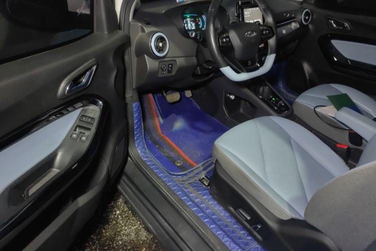 Used Chery Little Ant 2022 Sweet Pink Edition Half-Sugar Version Lithium Iron Phosphate 29.2 kWh 30 kW 301 km