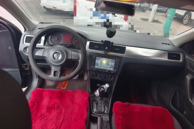 Used Volkswagen Santana 2015 1.6L Automatic Fashion Edition Center Console