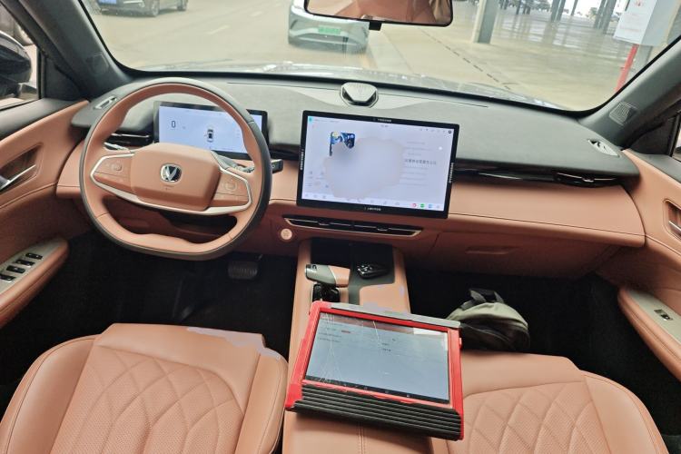 Used CHANGAN UNI-Z New Energy 2024 Blue Whale Smart Electric iDD 125km Beyond Edition Center Console