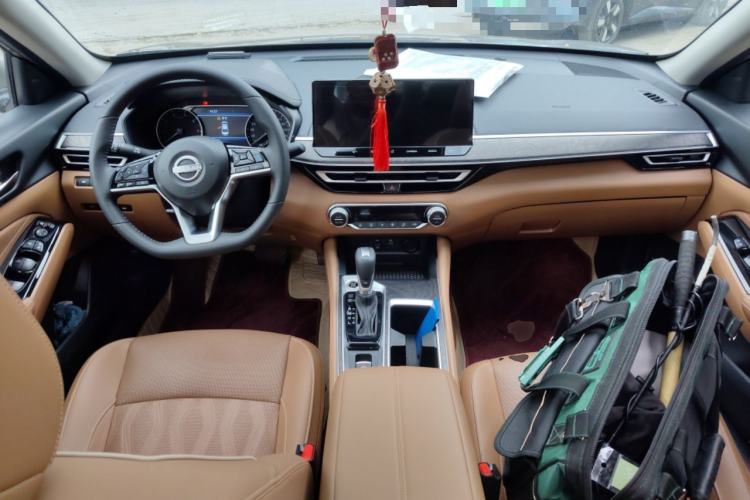 Used Nissan Teana 2022 2.0L XL-Upr Enjoyment Edition Center Console