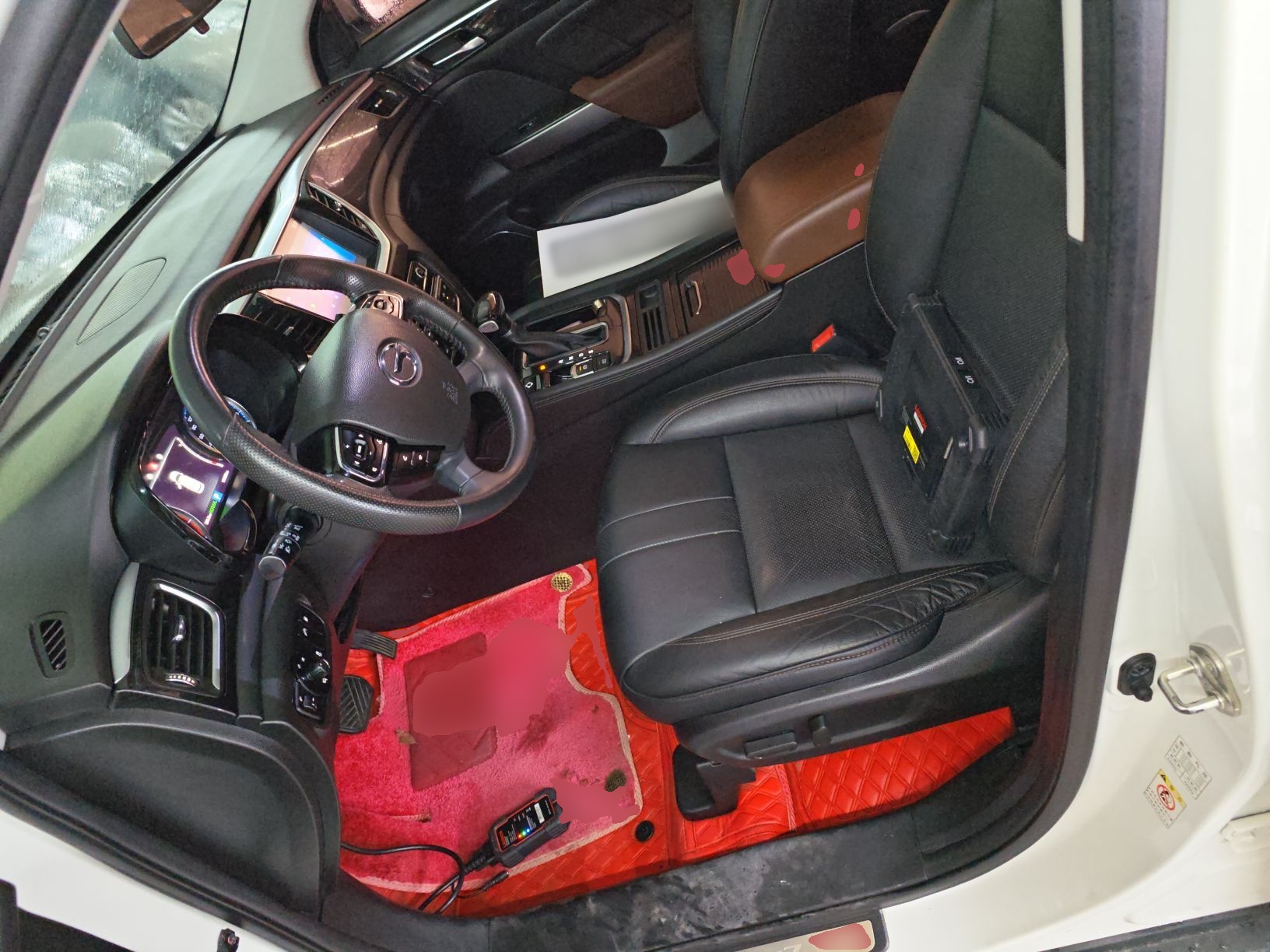 Переднее сиденье в автомобиле