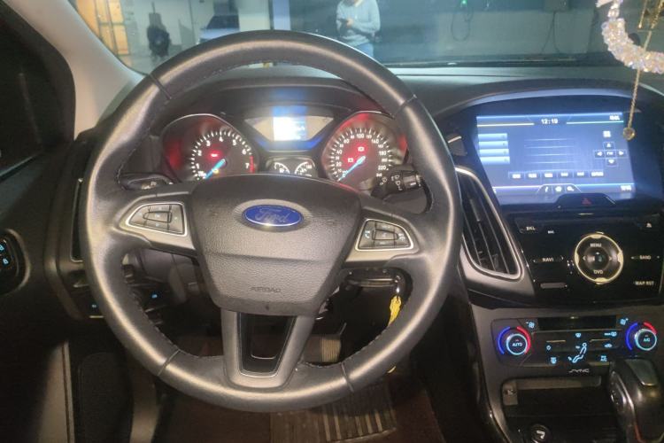 Used Ford Focus 2015 Sedan 1.6L Automatic Trend Model Center Console