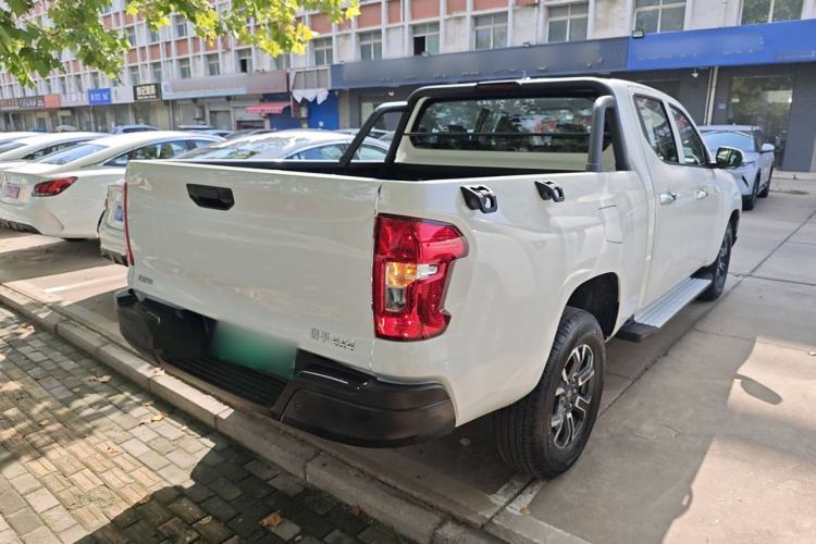 Used Changan Hunter 2024 Warrior Edition Luxury Model Dual-Motor All-Wheel Drive with Extra-Long Cargo Box
