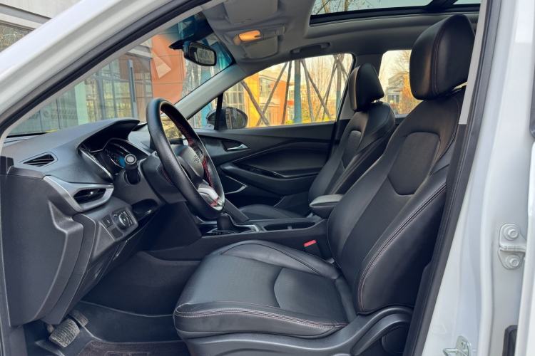 Used Chevrolet Orlando 2018 Redline 530T Automatic Zhaoxiang Edition (5+2 Seating) – China V Standard Interior 2