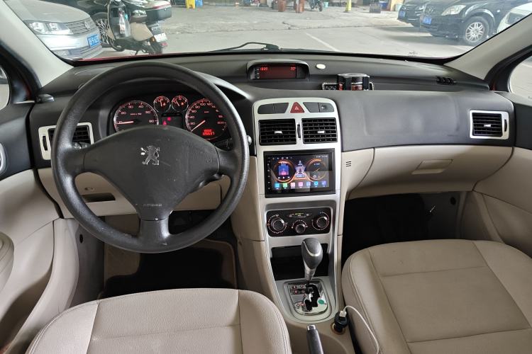 Used Peugeot 307 2013 Hatchback 1.6L Automatic Comfort Edition Center Console