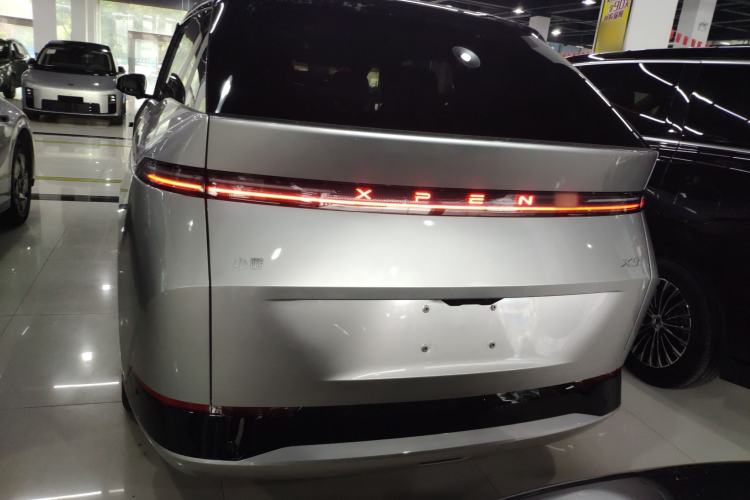 Used XPeng X9 2024 702 Ultra-Long Range Max
