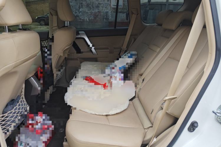 Used Toyota Prado 2018 3.5L Automatic TX-L with Rear-Mounted Spare Tire Left Rear Seat