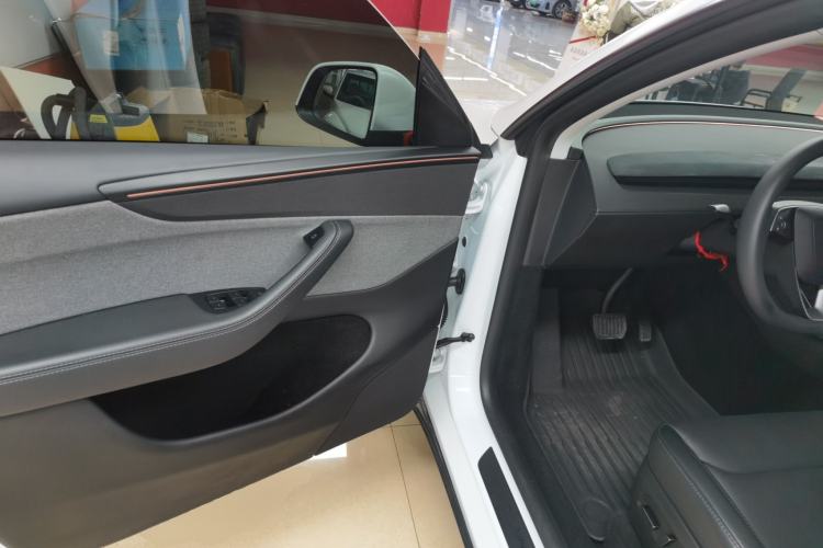 Used Tesla Model Y 2025 Rear-Wheel Drive First Edition