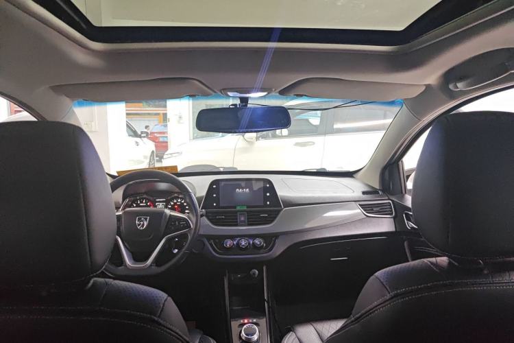 Used Baojun 310W 2018 1.5L Automatic Luxury Version China V Headliner