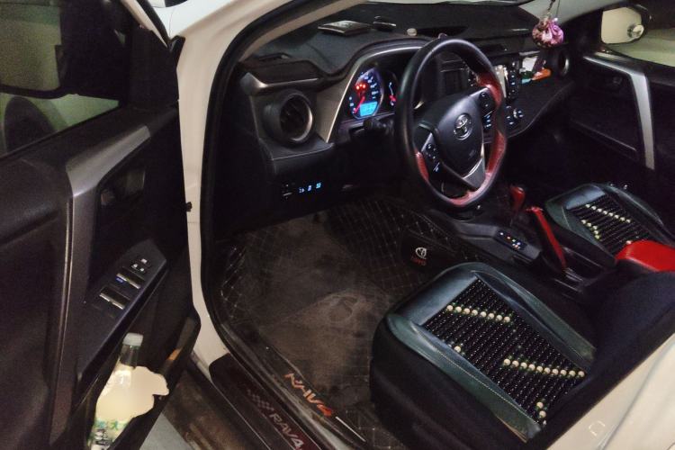 Used Toyota RAV4 2016 2.0L CVT Two-Wheel Drive Fashion Edition China V Standard