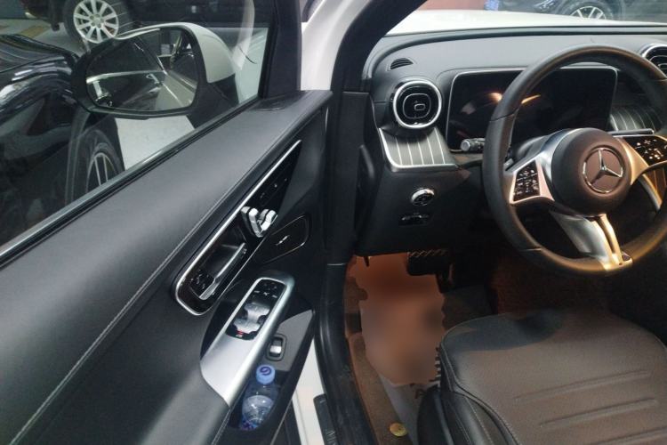 Used Mercedes-Benz GLC 2023 Facelift GLC 260 L 4MATIC Dynamic Version 5 Seats
