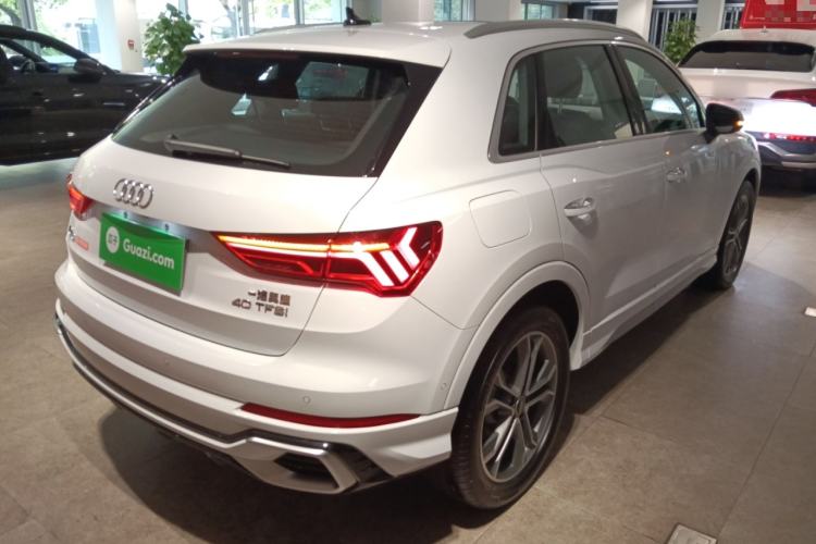 Used Audi Q3 2024 40 TFSI Fashion Dynamic Model
