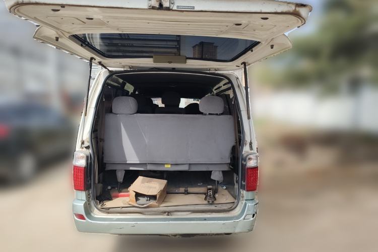 Used Jinbei Hiace 2011 2.2L 5th Generation Power King Deluxe Version 4G22D4B