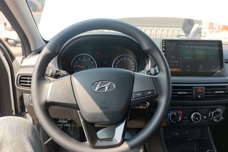 Used Hyundai Celesta 2020 1.6L Automatic GL Enjoyable Edition Steering Wheel