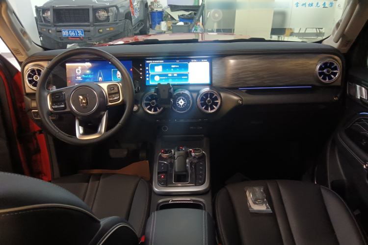 Used Tank 300 2023 Off-Road Edition 2.0T Conqueror Center Console